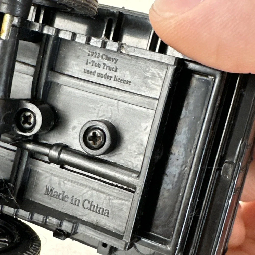 Chevrolet 1923 Series D 1 Ton Truck Stake Bed Diecast Model Vehicle Black 1:32